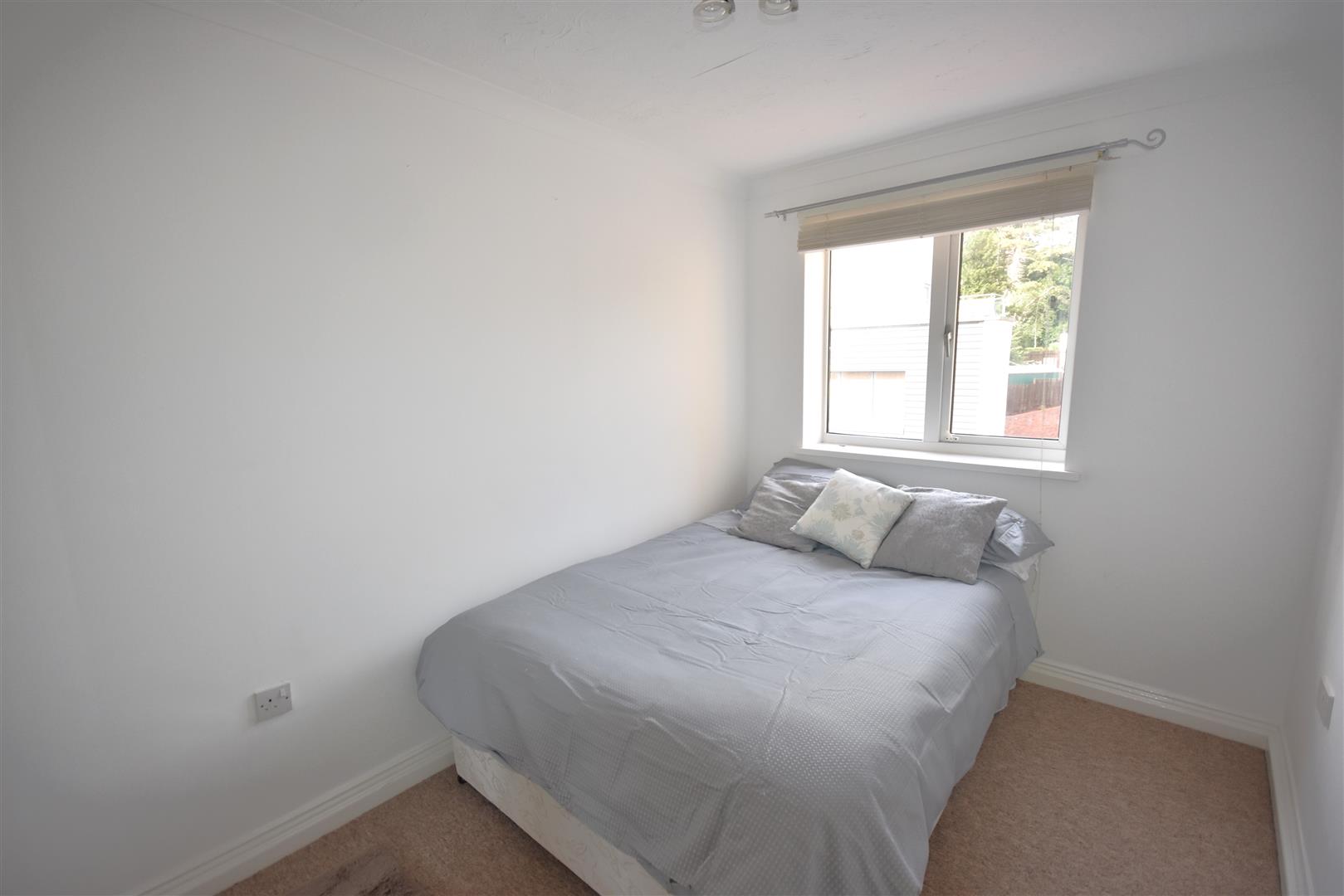 33, Alexandra Court, Penarth, Vale of Glamorgan, CF64 3LA